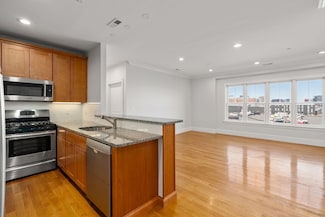 360 W 2nd St Unit 11, Boston, MA 02127