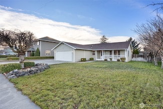 2214 S Belair Dr, Moses Lake, WA 98837