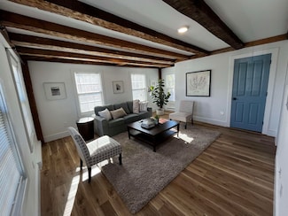 4 Rock St Unit B, Portsmouth, NH 03801