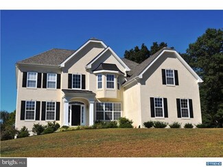 228 N Deer Run Dr, Lincoln University, PA 19352