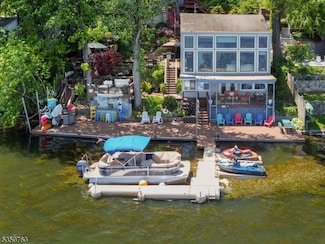 318 Kingsland Rd, Landing, NJ 07850