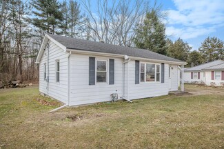 513 W Burr Oak St, Centreville, MI 49032