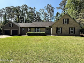 1107 Greenway Dr, Jacksonville, NC 28546