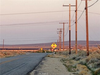 2 Backus Rd, Mojave, CA 93501