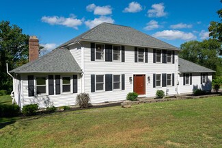60 Pinecrest Dr, Bedford, NH 03110