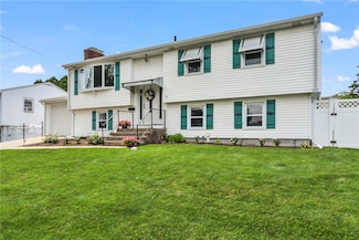 43 Dix Ave, Johnston, RI 02919