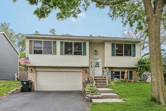40511 N Minena St, Antioch, IL 60002
