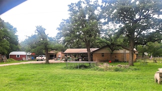 2316 Mallard Dr, Caldwell, TX 77836