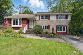 55 Stephanie Ln, Poughkeepsie, NY 12603