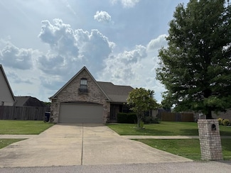 810 Rue Chateau Dupre Dr, Marion, AR 72364