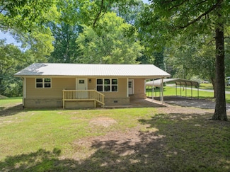 869 W 4th St, Parsons, TN 38363