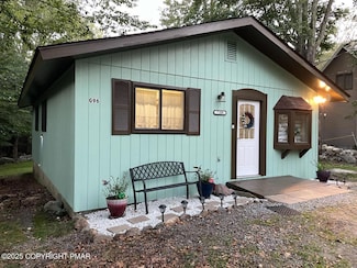 7108 Robinwood Dr, Tobyhanna, PA 18466