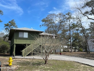 118 NW 21st St, Oak Island, NC 28465