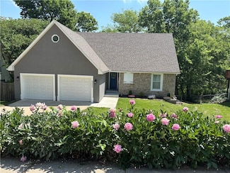6023 Albervan St, Shawnee, KS 66216
