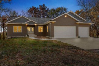 21535 78th St, Martelle, IA 52305