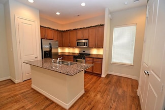 3818 Center St, Houston, TX 77007