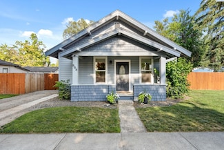 808 Court St, Prosser, WA 99350