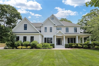 2 Bluemead Farm Ln, Barrington, RI 02806