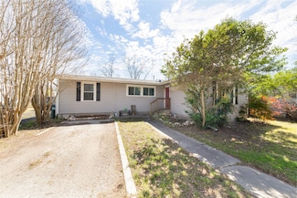 936 Cheatham St, San Marcos, TX 78666