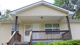 1403 NE 38th St, Kansas City, MO 64116