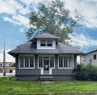 601 S Maple St, Kouts, IN 46347