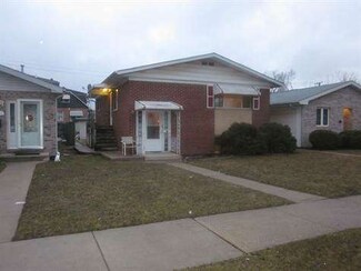 14038 S Saginaw Ave, Burnham, IL 60633