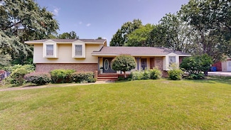 2104 Centenial Dr, Dothan, AL 36303