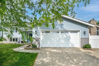3134 Burge Dr, Crown Point, IN 46307