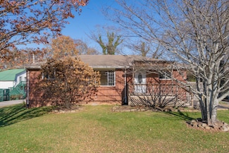 2804 Taft Hwy, Signal Mountain, TN 37377