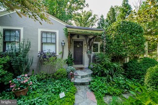 2268 N Upton St, Arlington, VA 22207