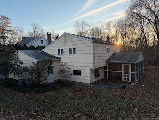 29 Guyer Rd, Westport, CT 06880