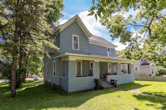 1316 Main St, Cedar Falls, IA 50613
