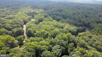 8815 Clinton Dr, Nokesville, VA 20181