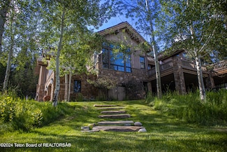 485 N Fall Creek Rd, Wilson, WY 83014