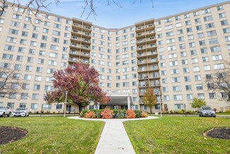 6933 N Kedzie Ave Unit 502, Chicago, IL 60645