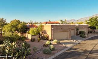 233 E Crooked Stick Dr, Tucson, AZ 85737