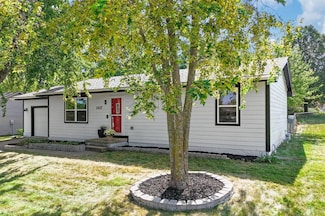 1417 Ann Ave, Adel, IA 50003