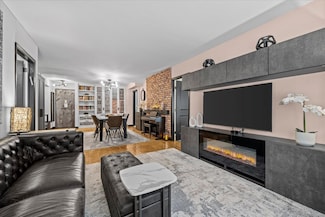 136 E 56th St Unit 2J, New York, NY 10022