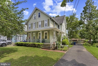 12 E Charles St, Palmyra, NJ 08065