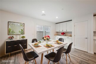 376 Yellow Finch Ln, Henderson, NV 89012