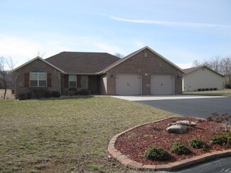 915 Jenkins Rd, Sparta, MO 65753