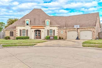 360 Windsor Ct, Port Neches, TX 77651