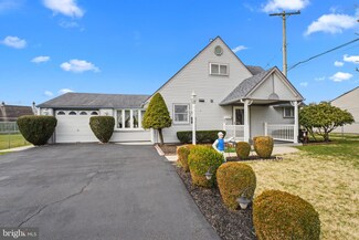 31 Almond Ln, Levittown, PA 19055