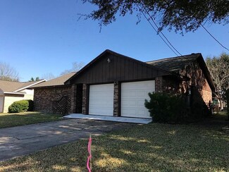 423 N Meinecke St, Bellville, TX 77418
