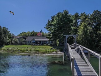57 Meadow Cove Rd, Boothbay, ME 04537