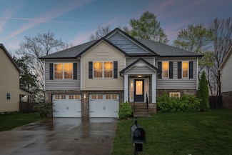 777 Banister Dr, Clarksville, TN 37042