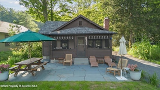 242 W West Shore Dr, Lake Ariel, PA 18436