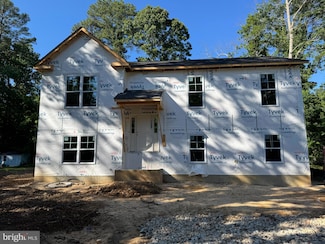 484 Lake Dr, Lusby, MD 20657