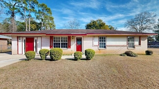 2402 Scott Rd, Dothan, AL 36303