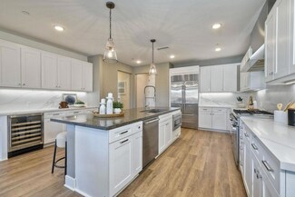 800 Grand Ave Unit 205, Carlsbad, CA 92008